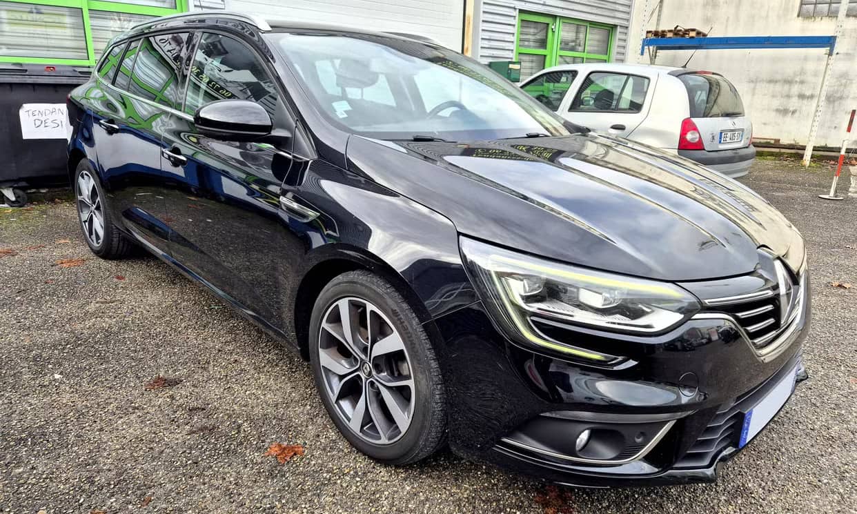 Renault MEGANE IV — photo 2