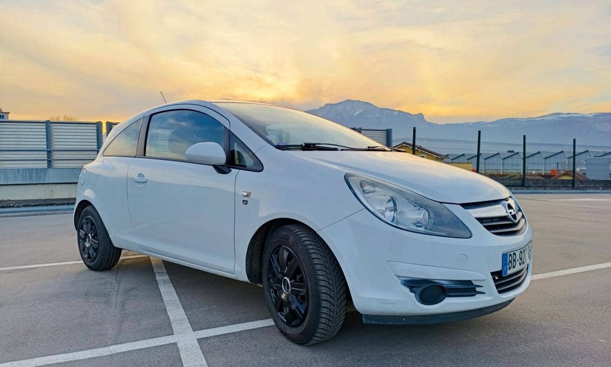 Opel CORSA — photo 2