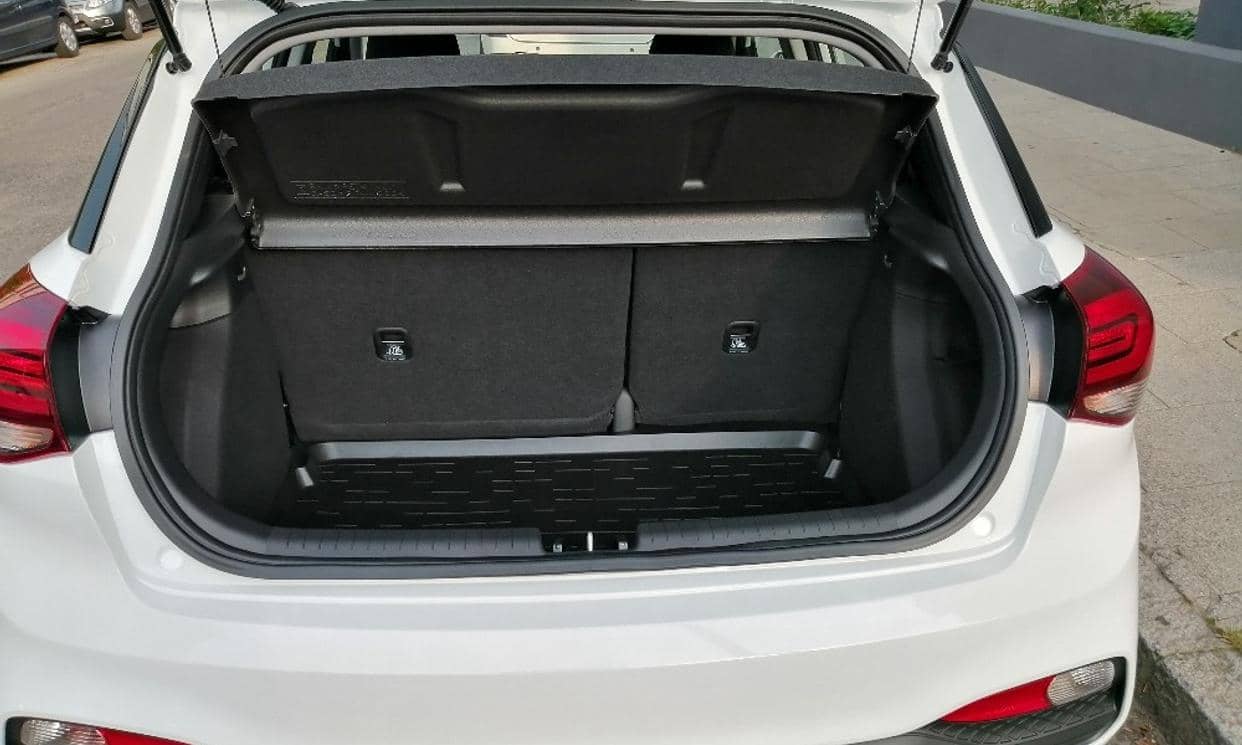 Hyundai i20 — photo 2