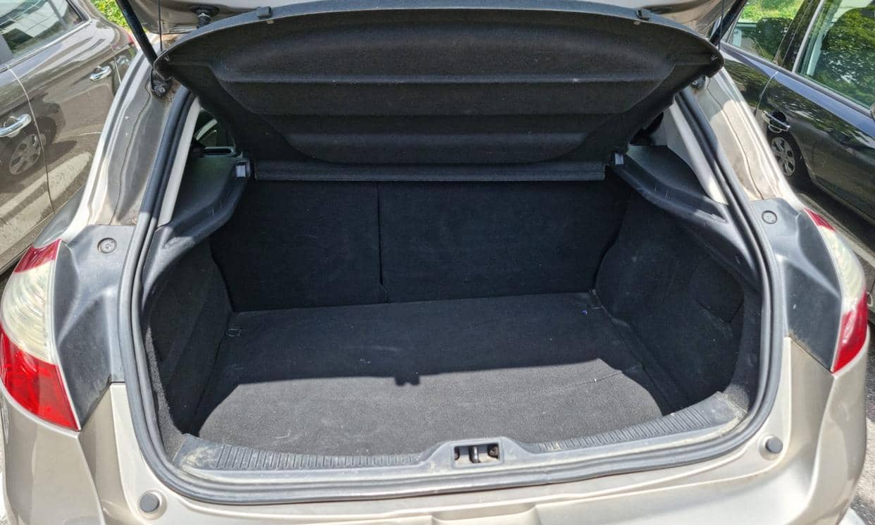 Renault MEGANE III — photo 2