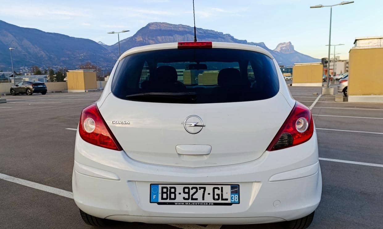 Opel CORSA — photo 3