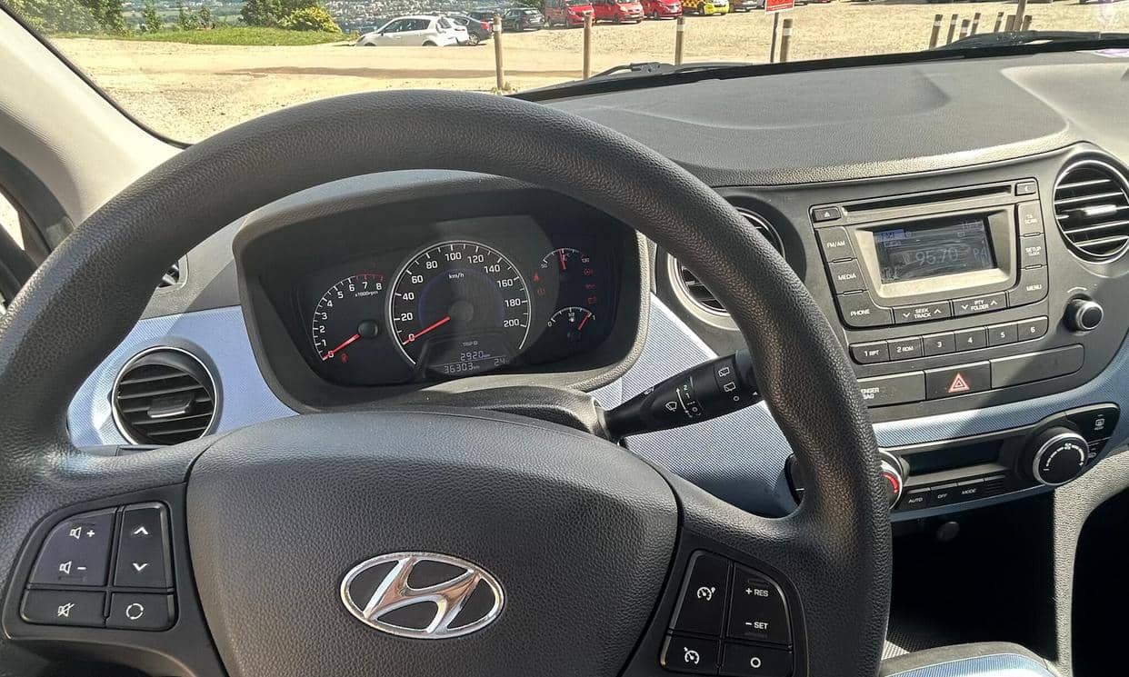 Hyundai i10 — photo 2