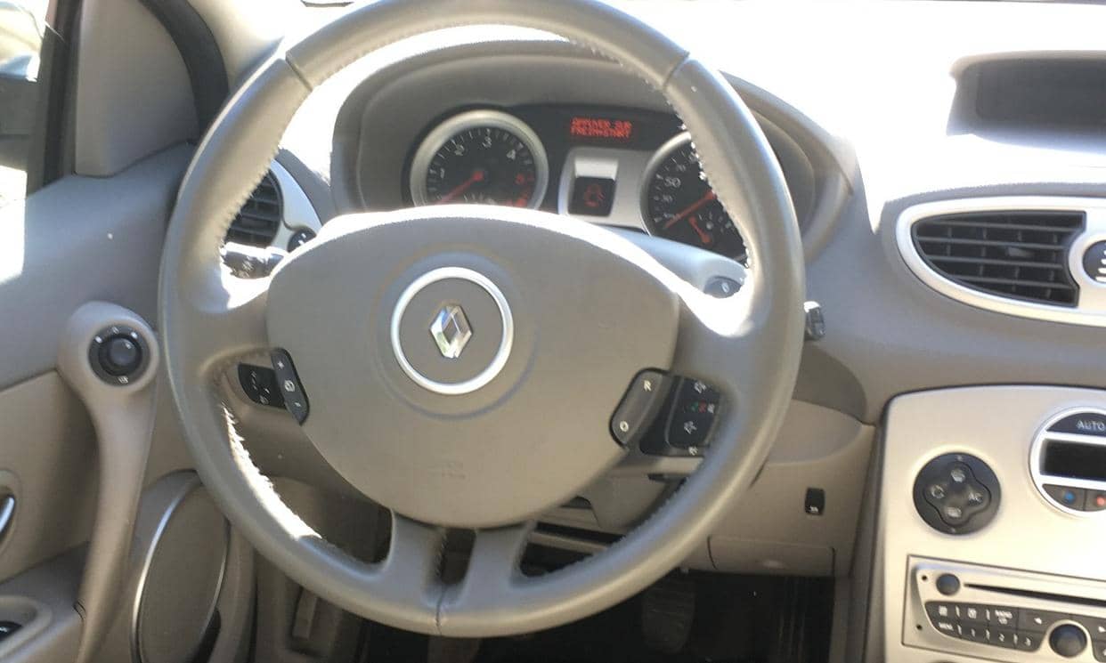 Renault CLIO III — photo 2