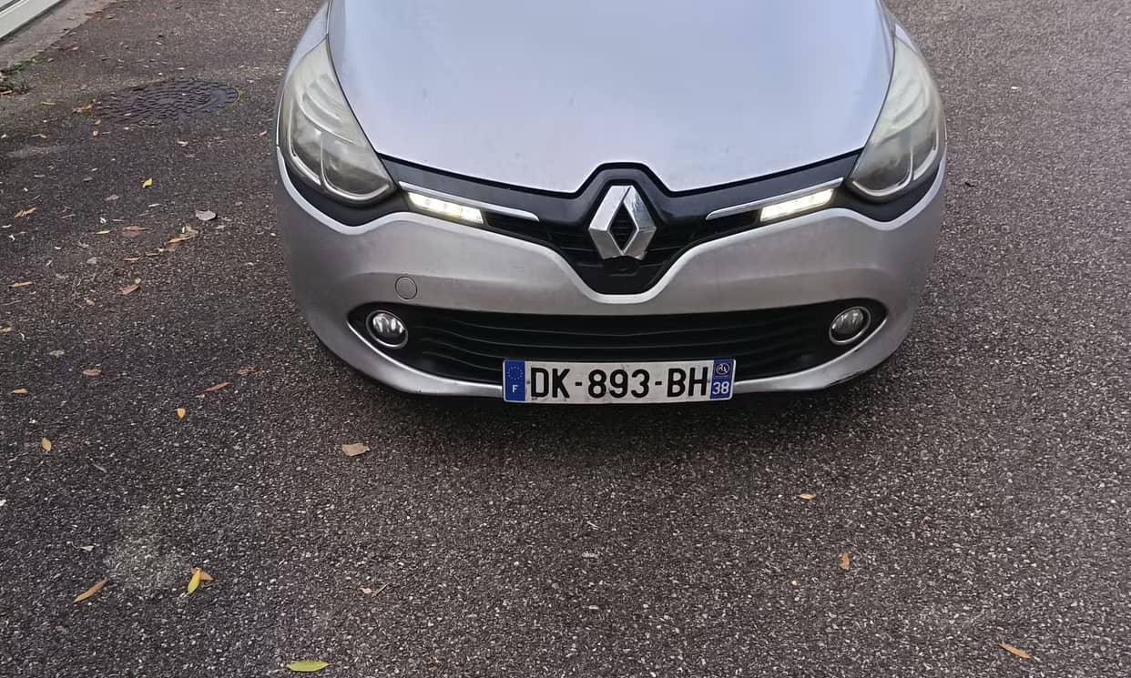 Renault CLIO IV — photo 8
