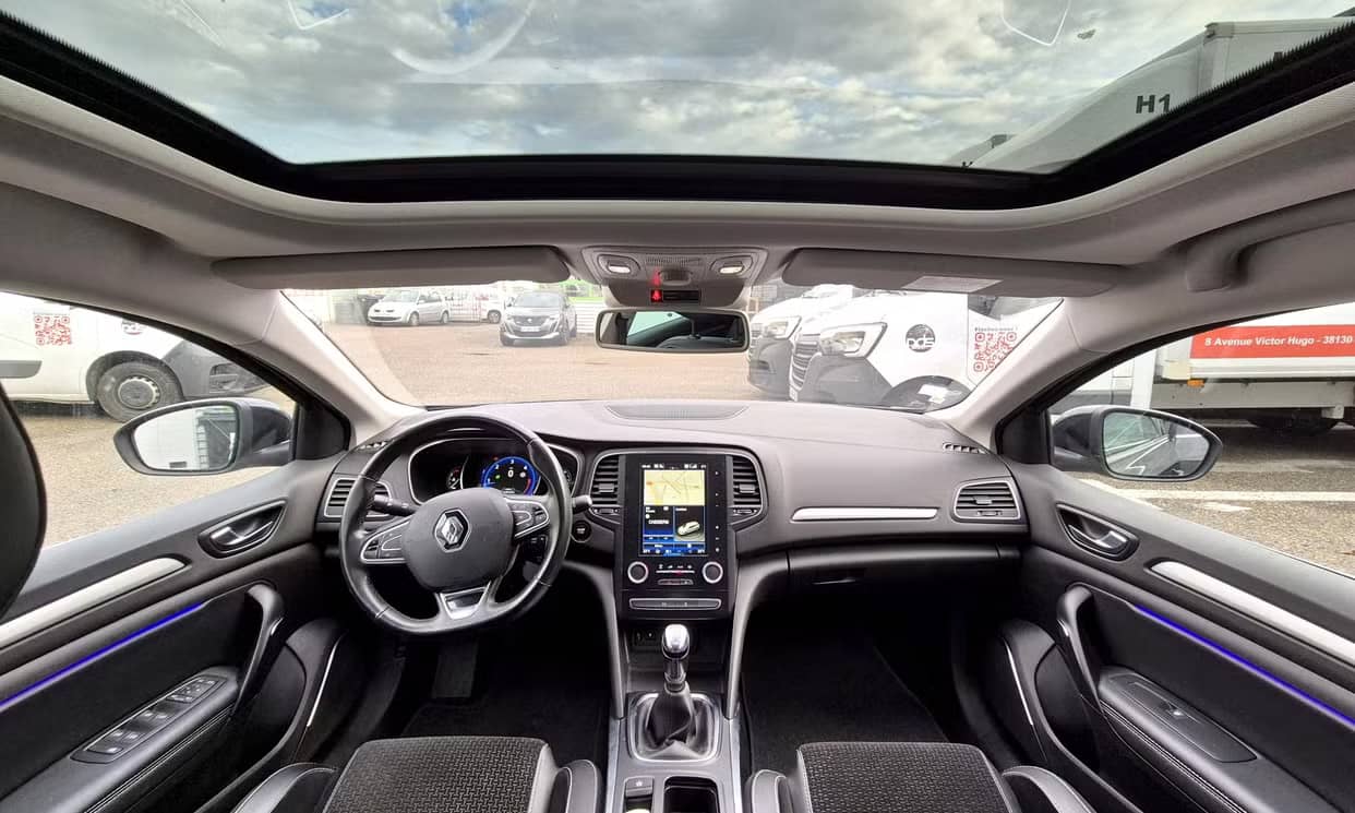 Renault MEGANE IV — photo 7