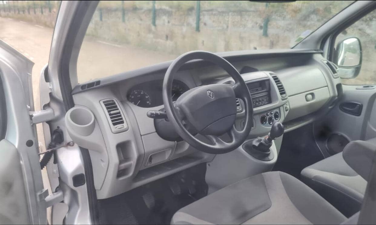 Renault TRAFIC PASSENGER — photo 4