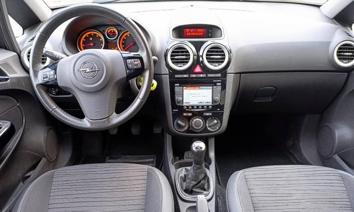 Opel CORSA — photo 6