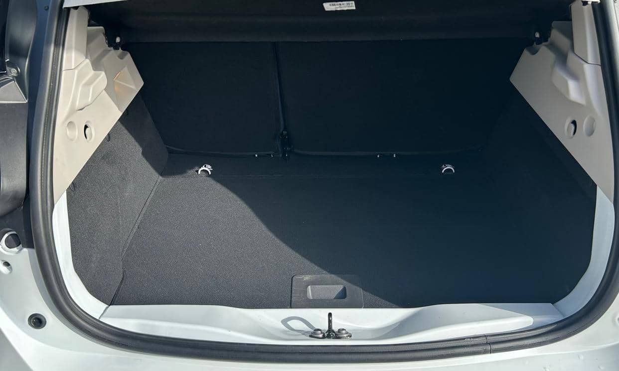 Renault ZOE — photo 12