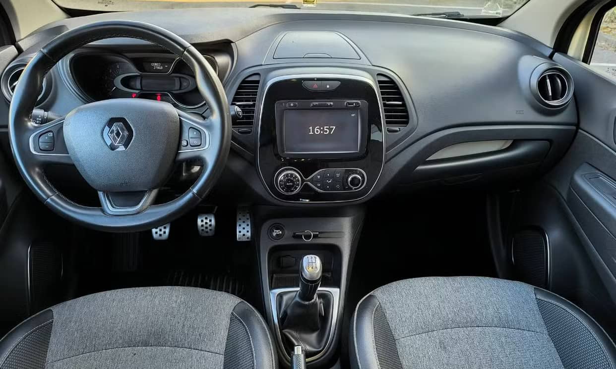 Renault CAPTUR — photo 2