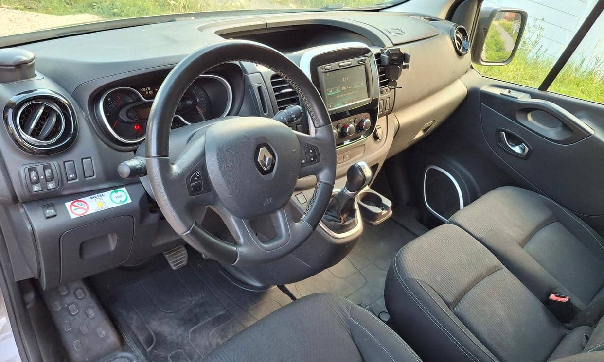 Renault TRAFIC III — photo 3
