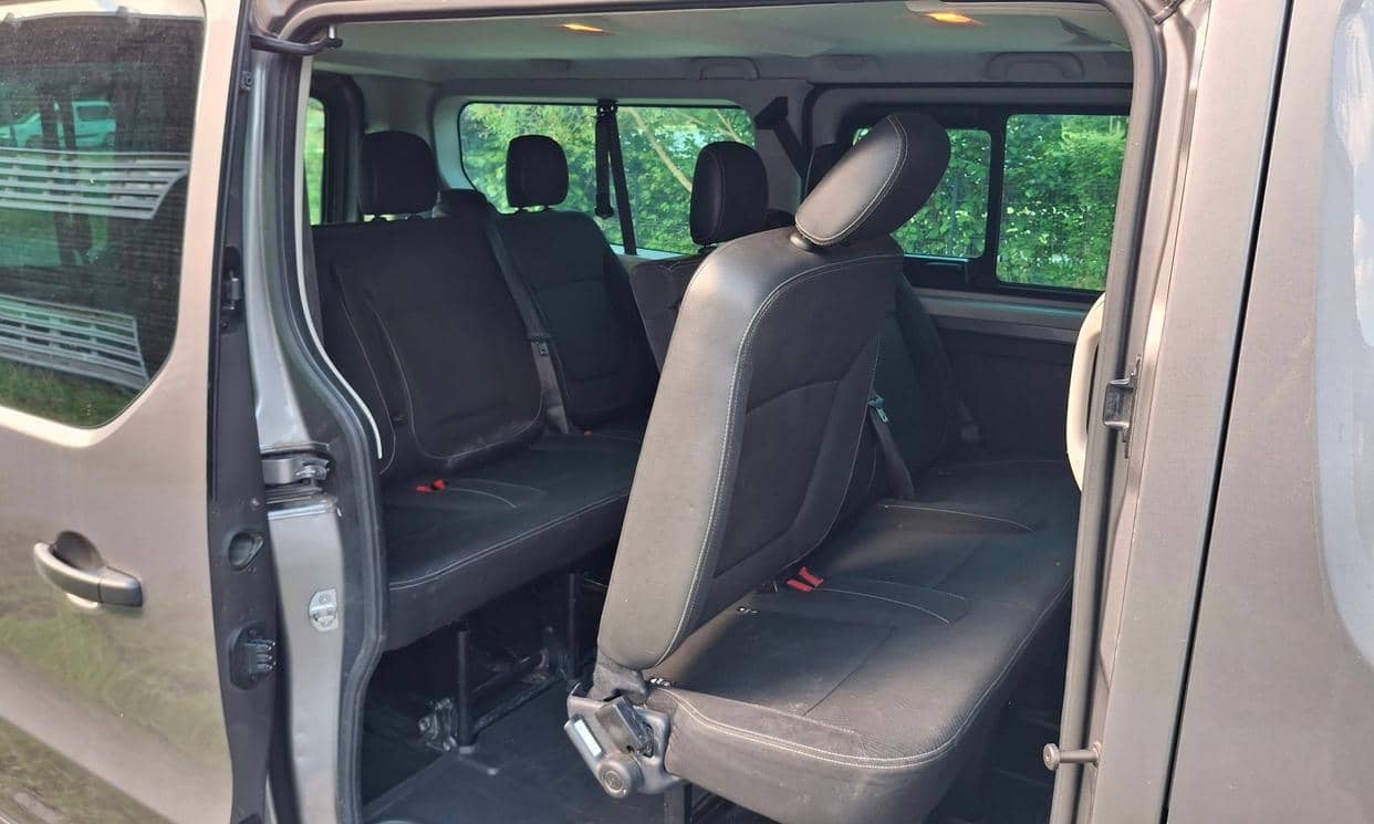 Renault TRAFIC III — photo 2