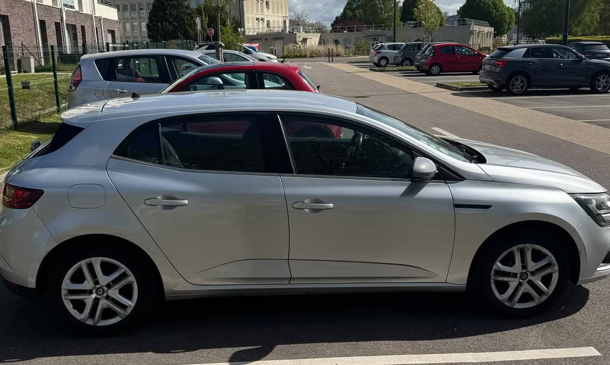 Renault MEGANE IV — photo 2