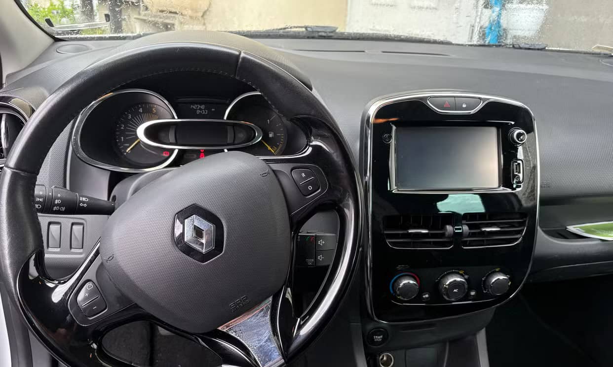 Renault CLIO IV — photo 2