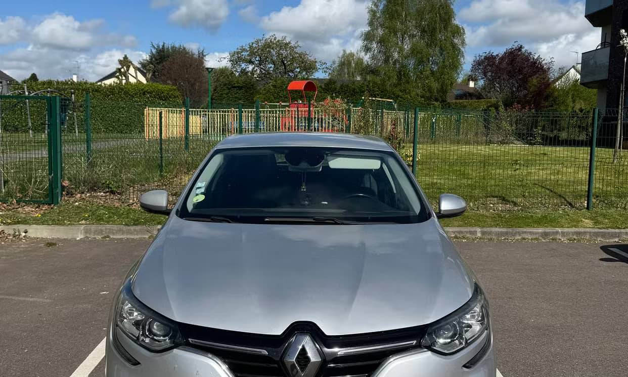 Renault MEGANE IV — photo 10
