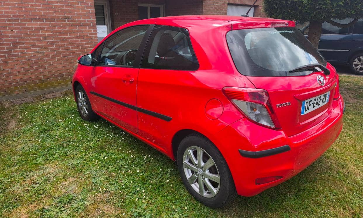 Toyota YARIS — photo 8