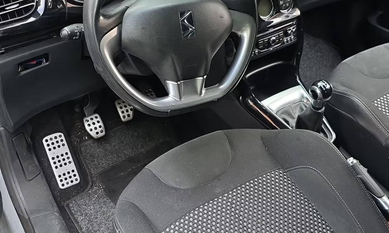 Citroen DS3 — photo 2