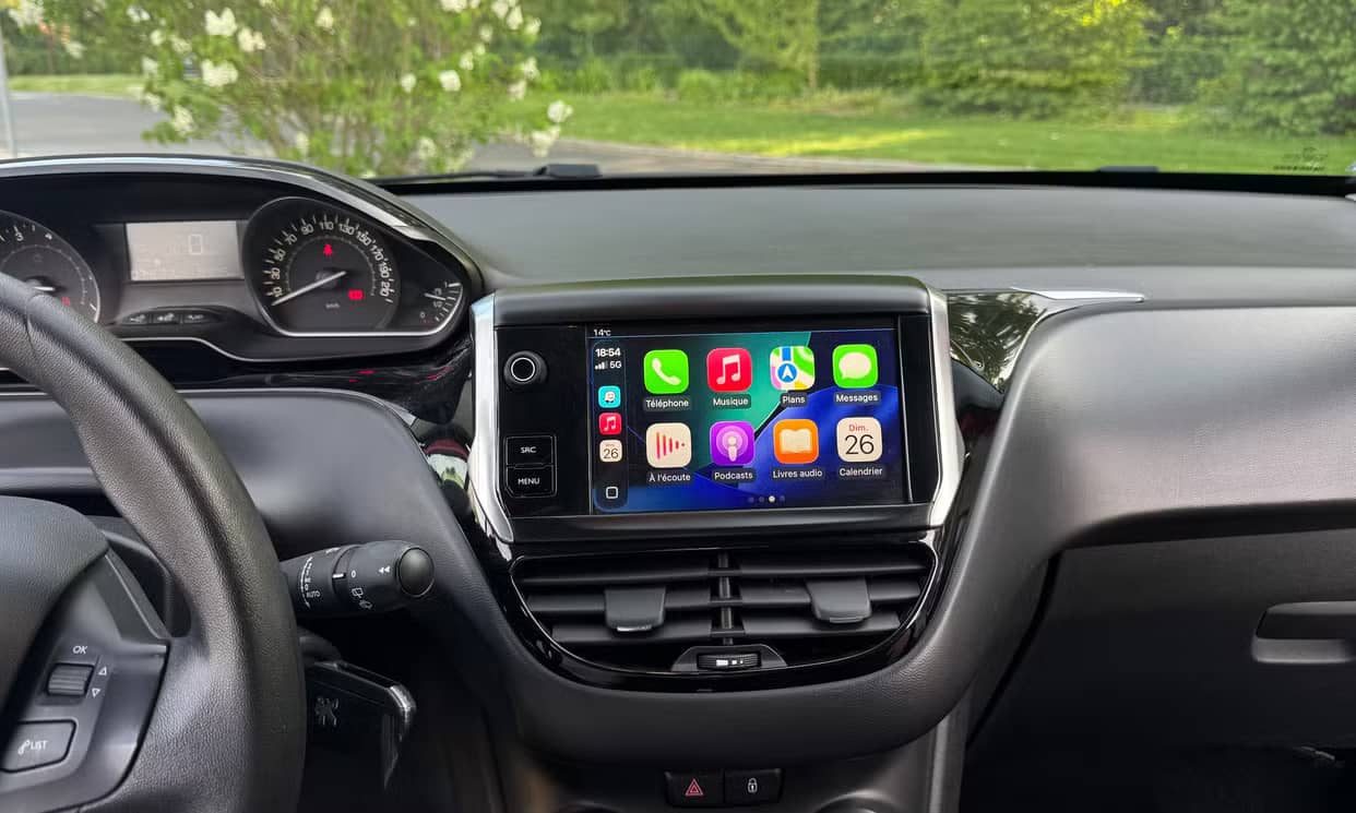 Peugeot 208 — photo 3