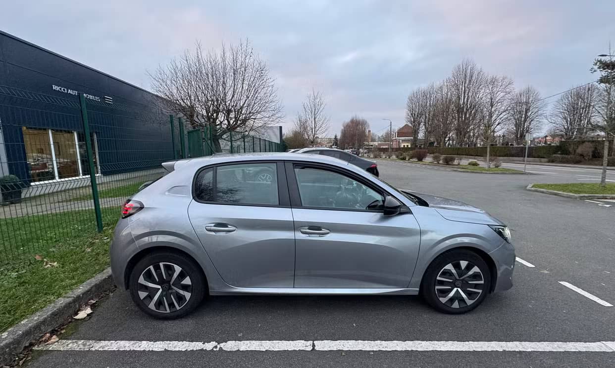 Peugeot 208 — photo 5