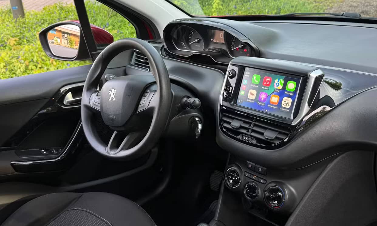 Peugeot 208 — photo 16