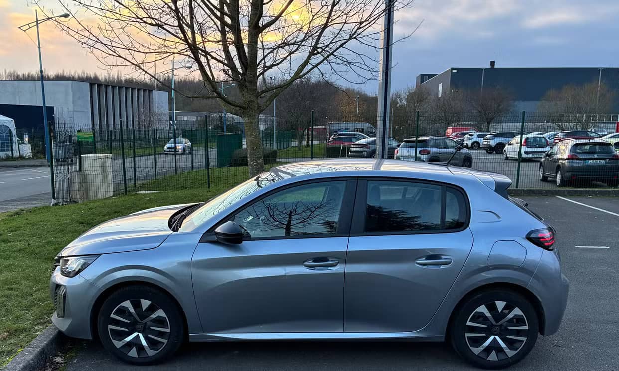 Peugeot 208 — photo 6