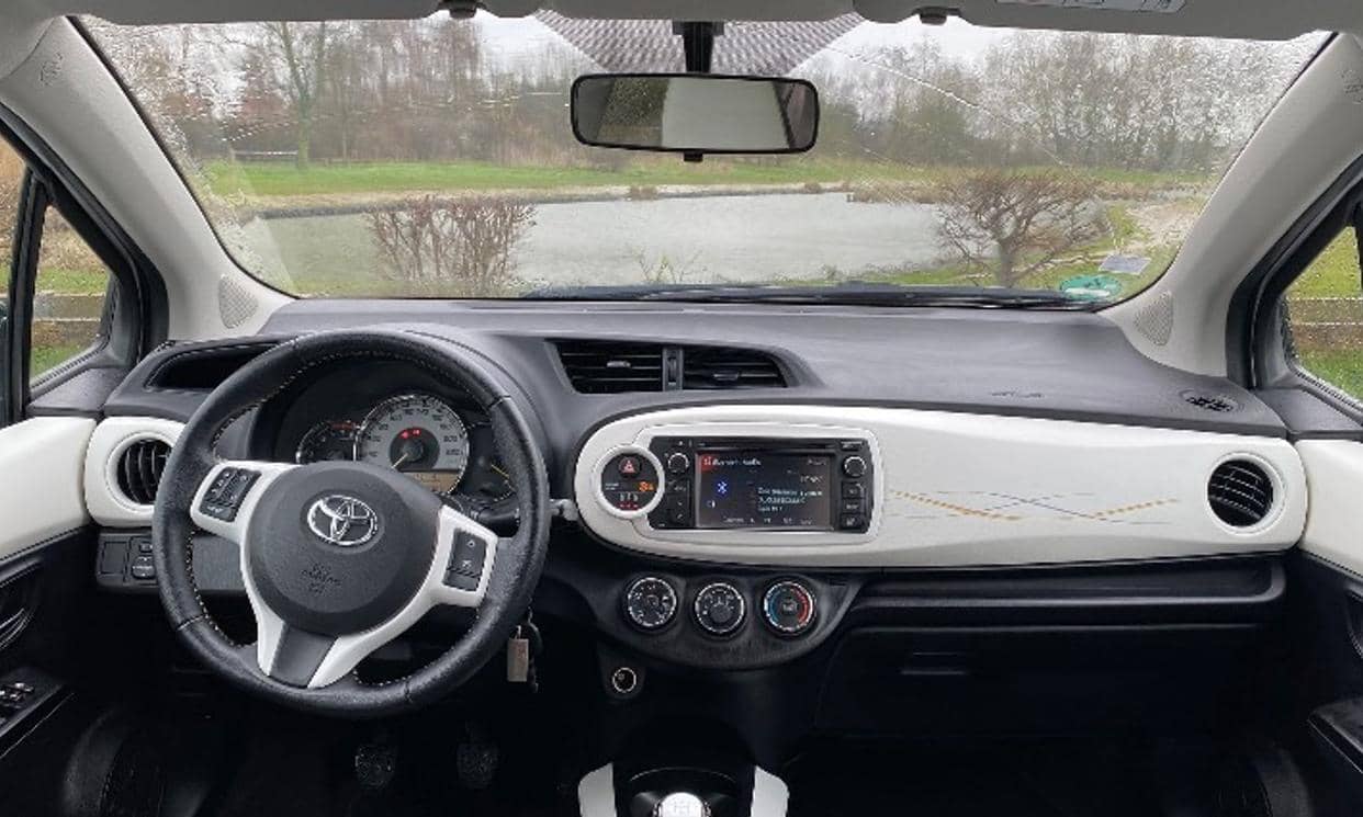 Toyota YARIS — photo 5