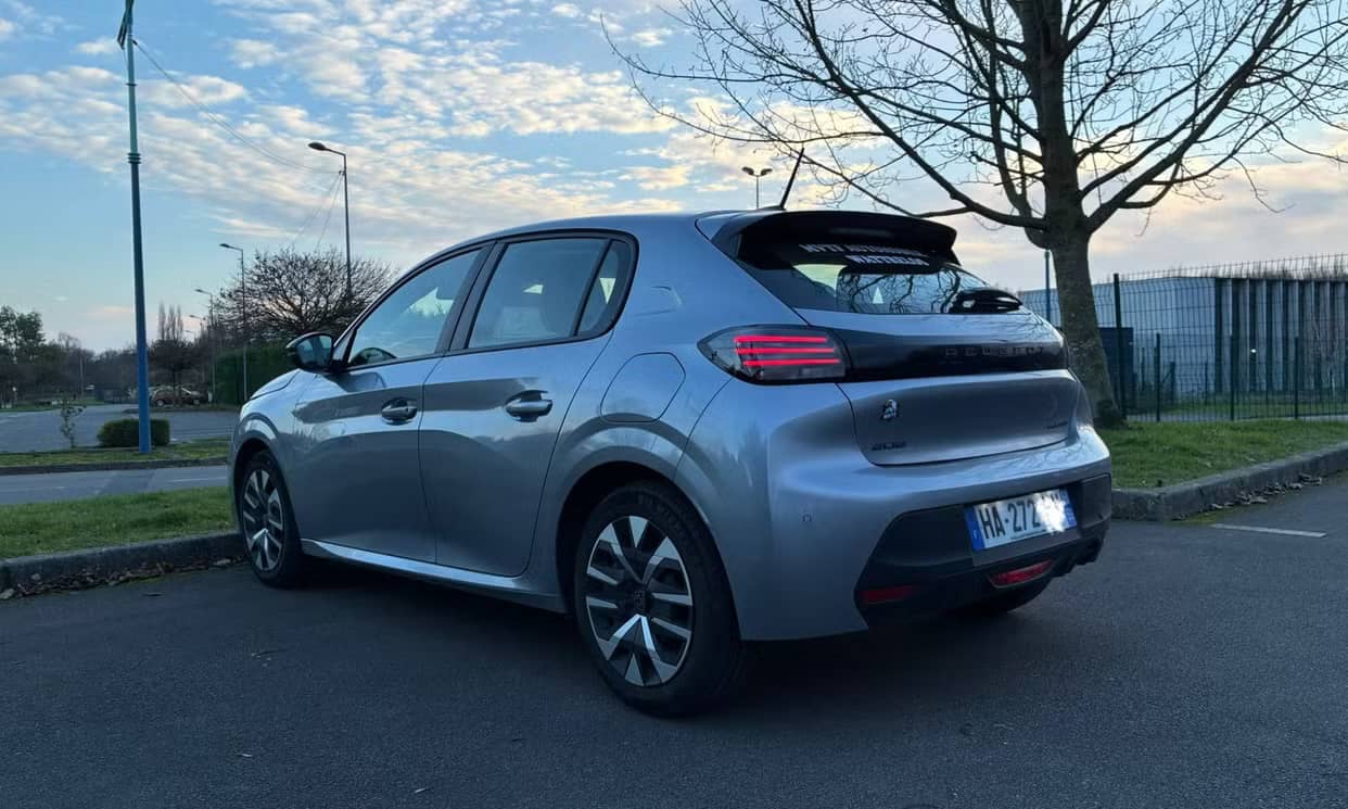 Peugeot 208 — photo 7