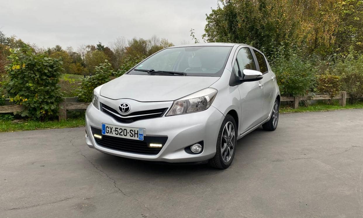 Toyota YARIS — photo 2