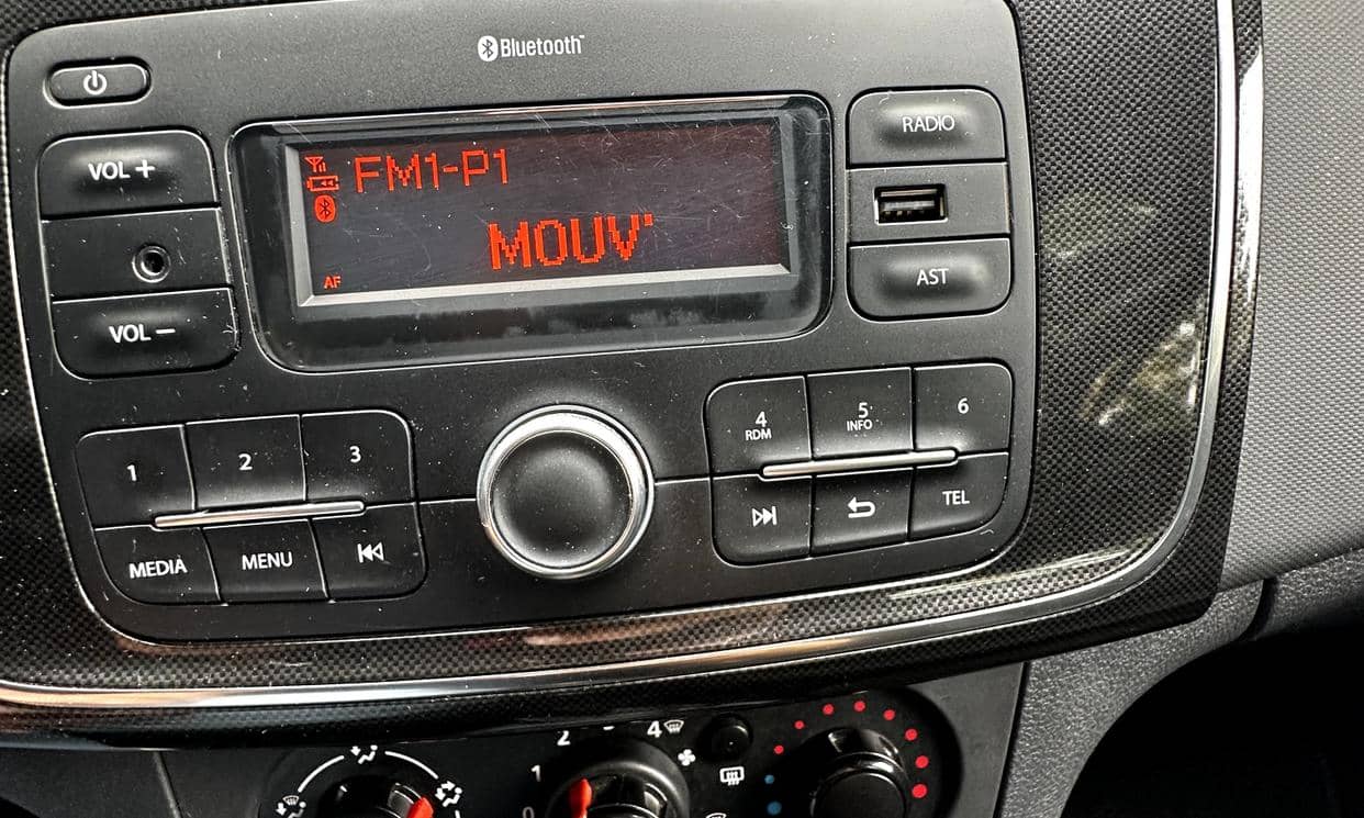 Dacia SANDERO — photo 15
