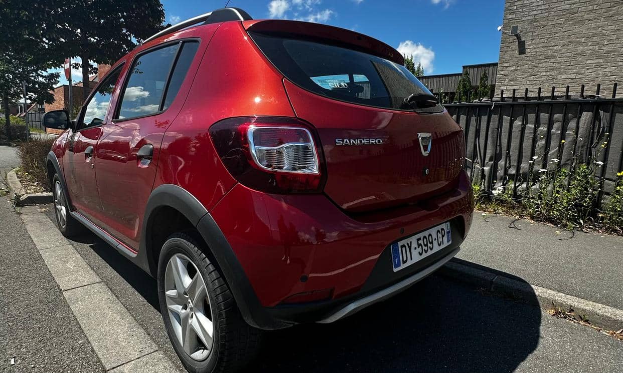 Dacia SANDERO — photo 2