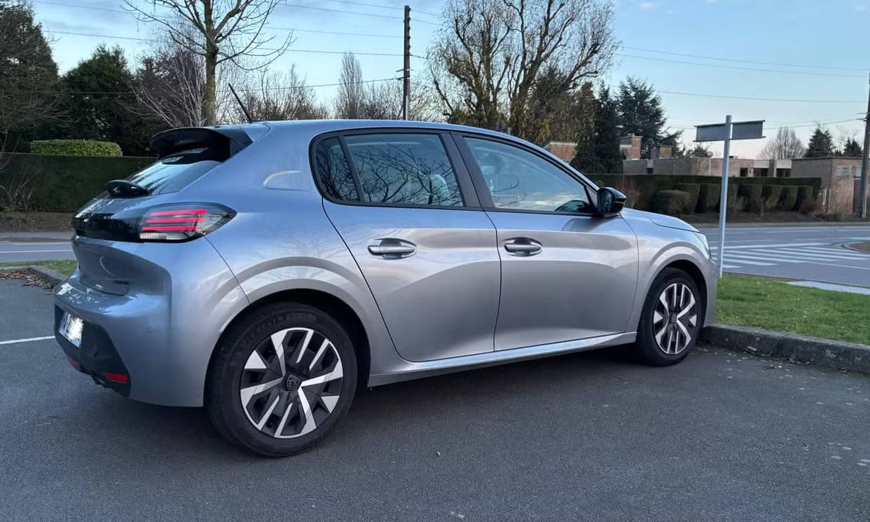 Peugeot 208 — photo 8