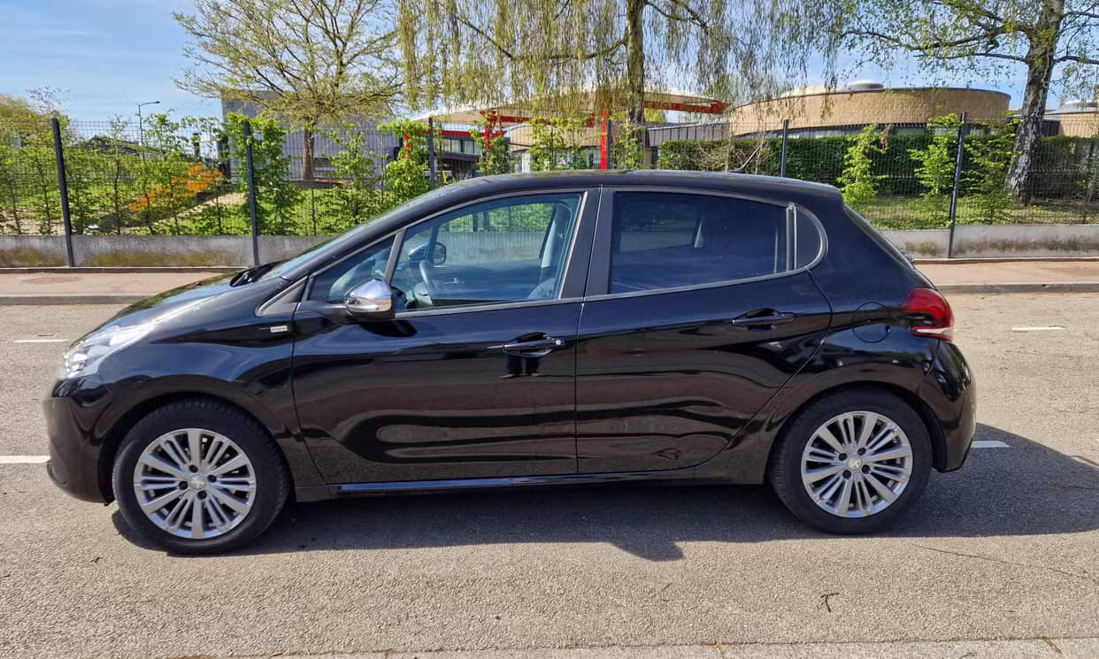 Peugeot 208 — photo 3