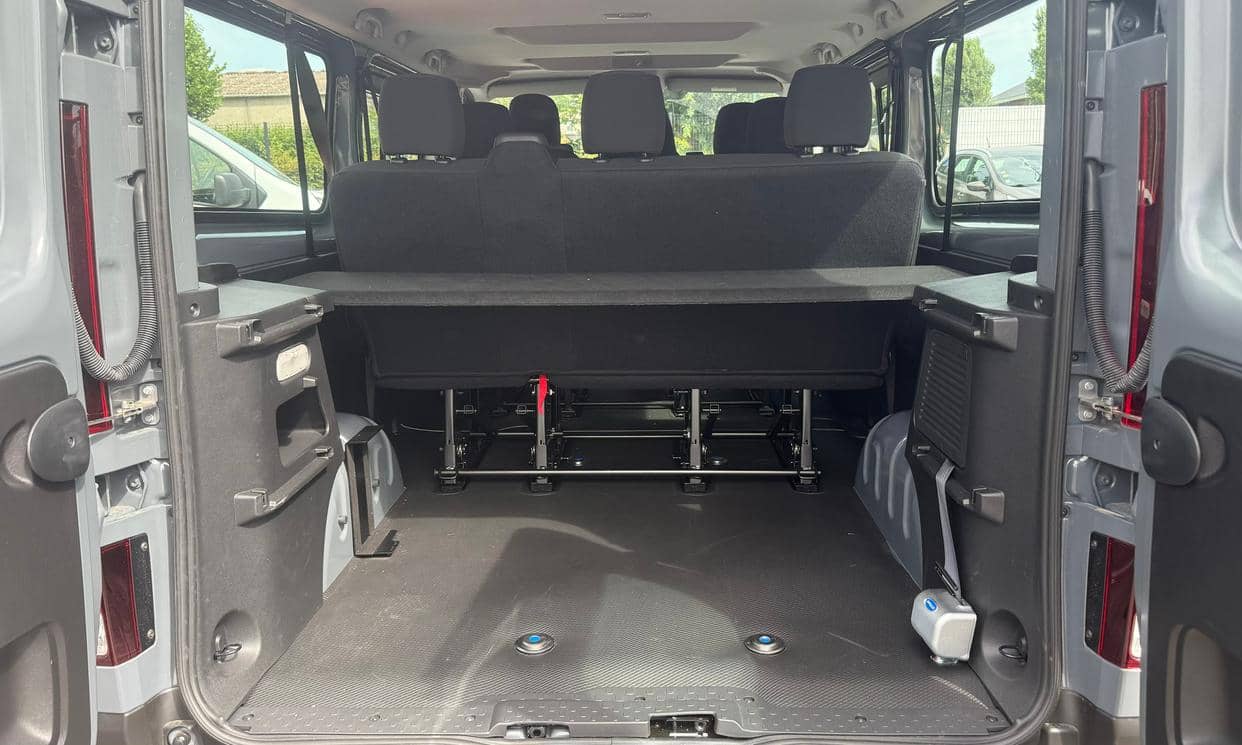 Renault TRAFIC III — photo 7