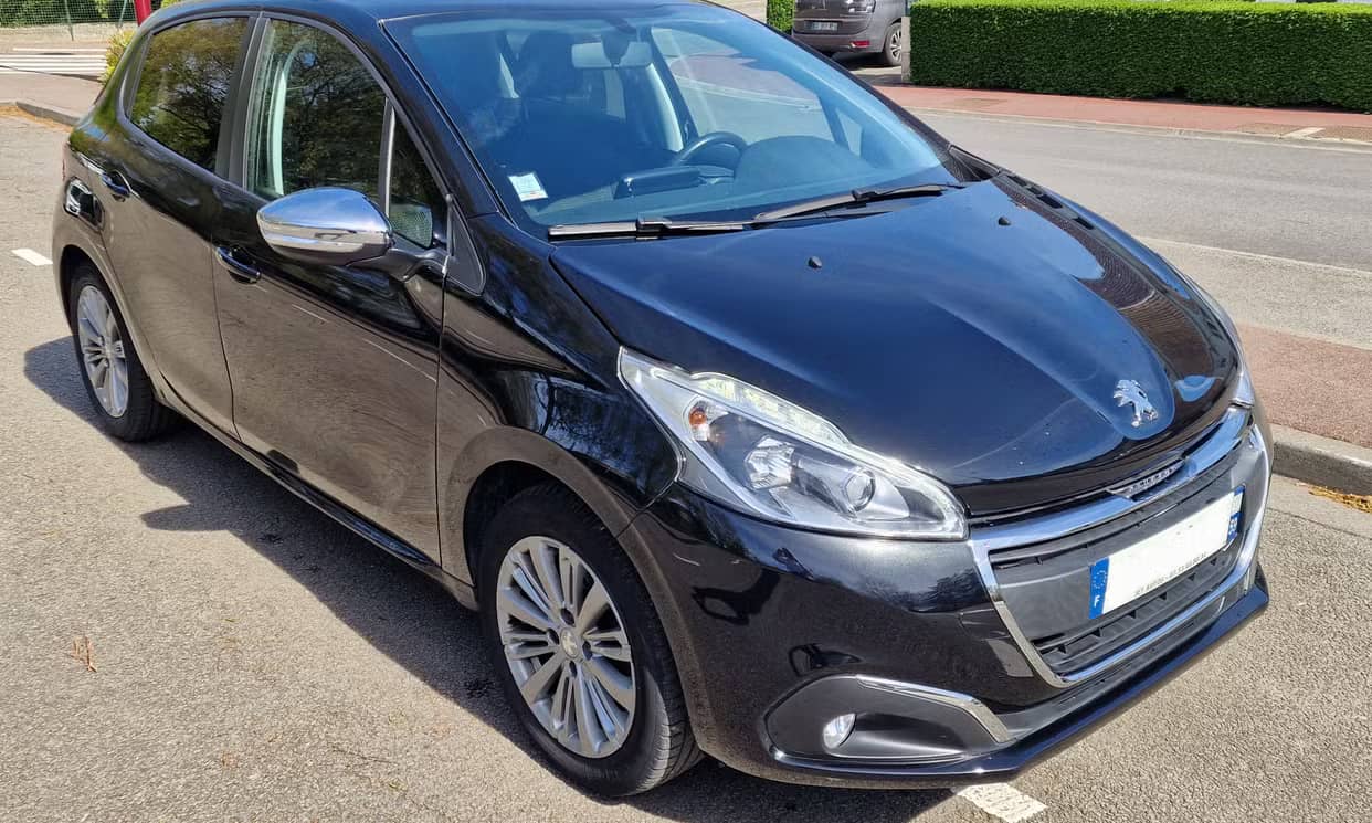 Peugeot 208 — photo 8