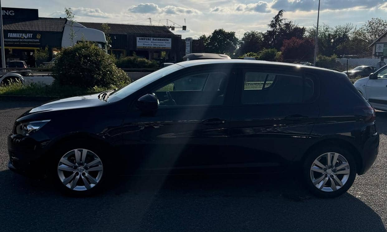 Peugeot 308 — photo 3