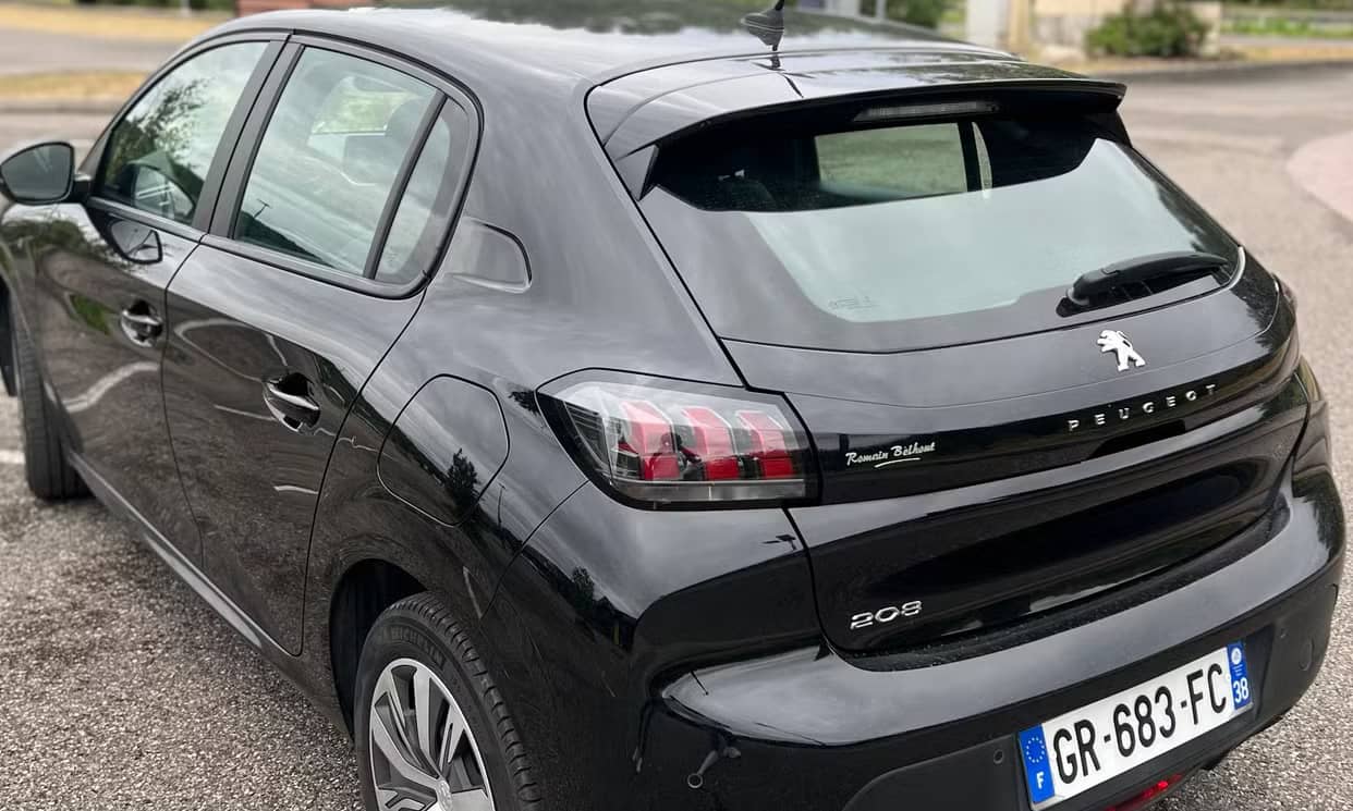 Peugeot 208 — photo 7