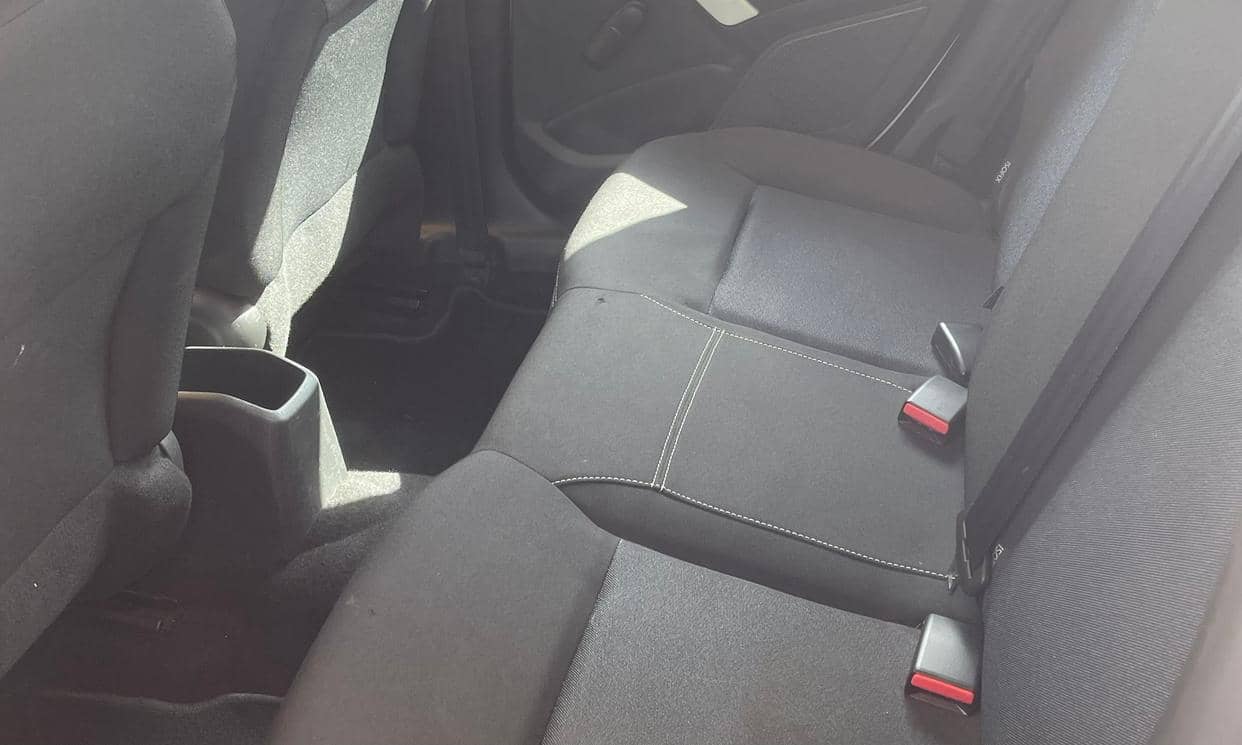 Peugeot 208 — photo 2