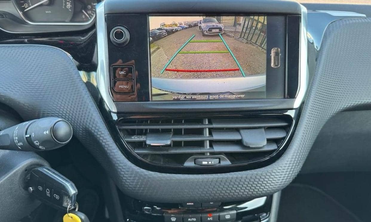 Peugeot 208 — photo 4