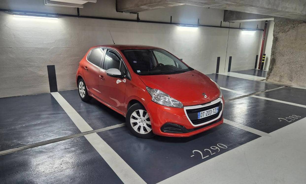 Peugeot 208 — photo 3