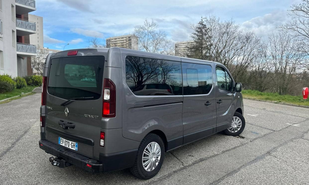 Renault TRAFIC III — photo 2