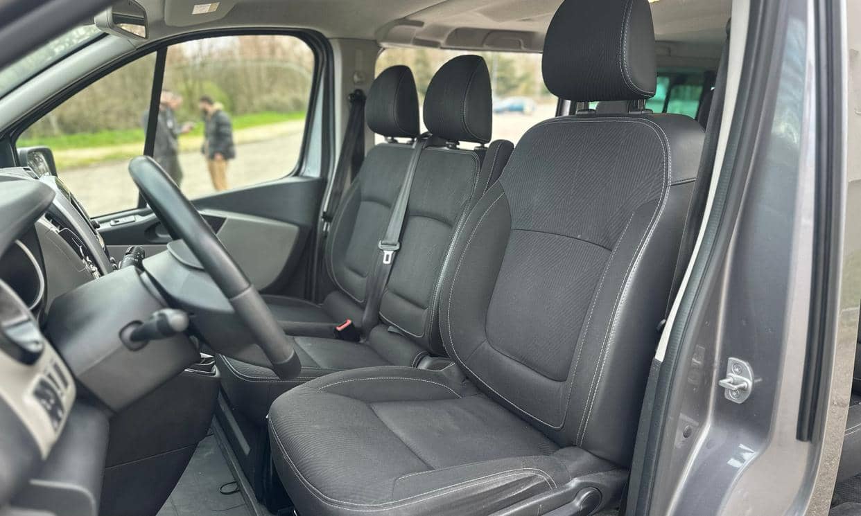 Renault TRAFIC III — photo 8