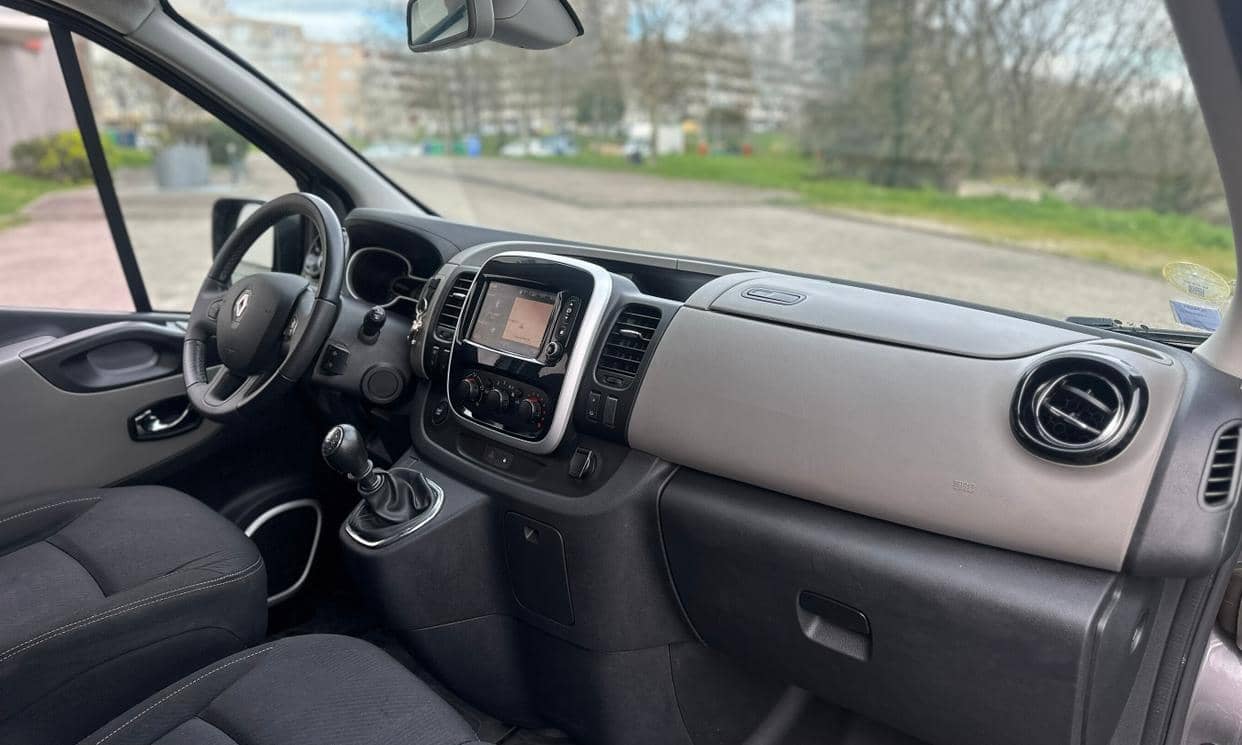 Renault TRAFIC III — photo 9