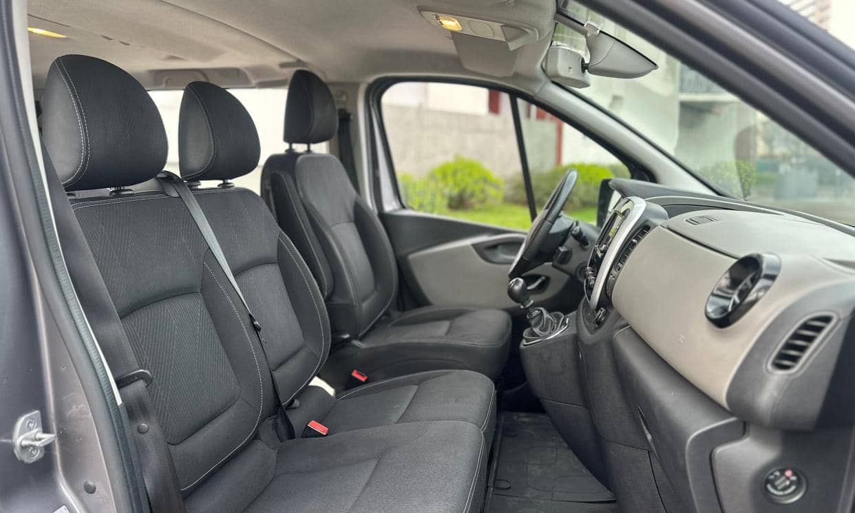 Renault TRAFIC III — photo 10