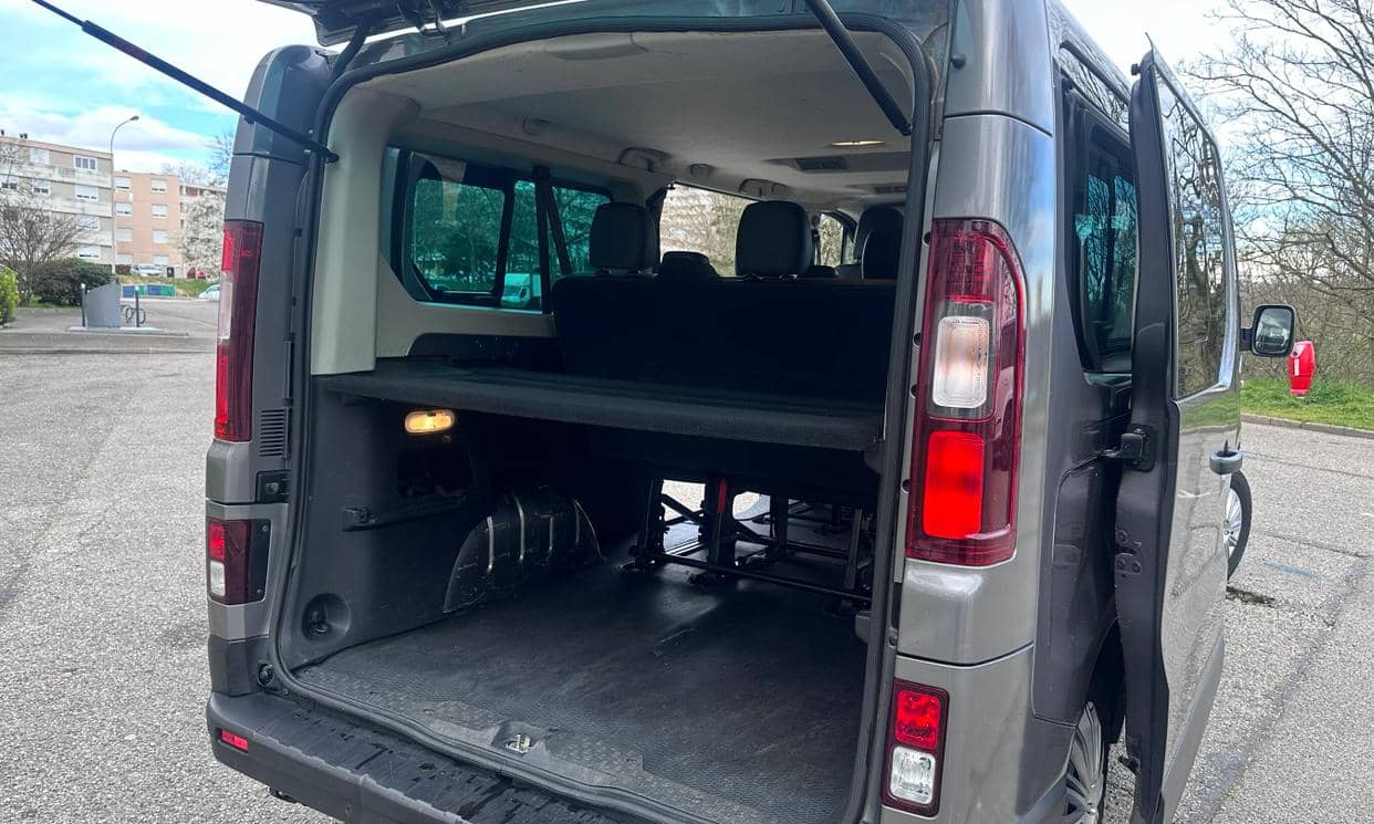 Renault TRAFIC III — photo 13