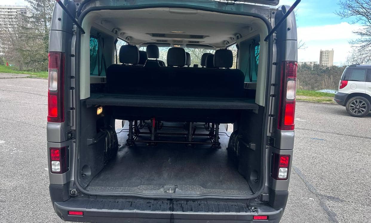 Renault TRAFIC III — photo 14