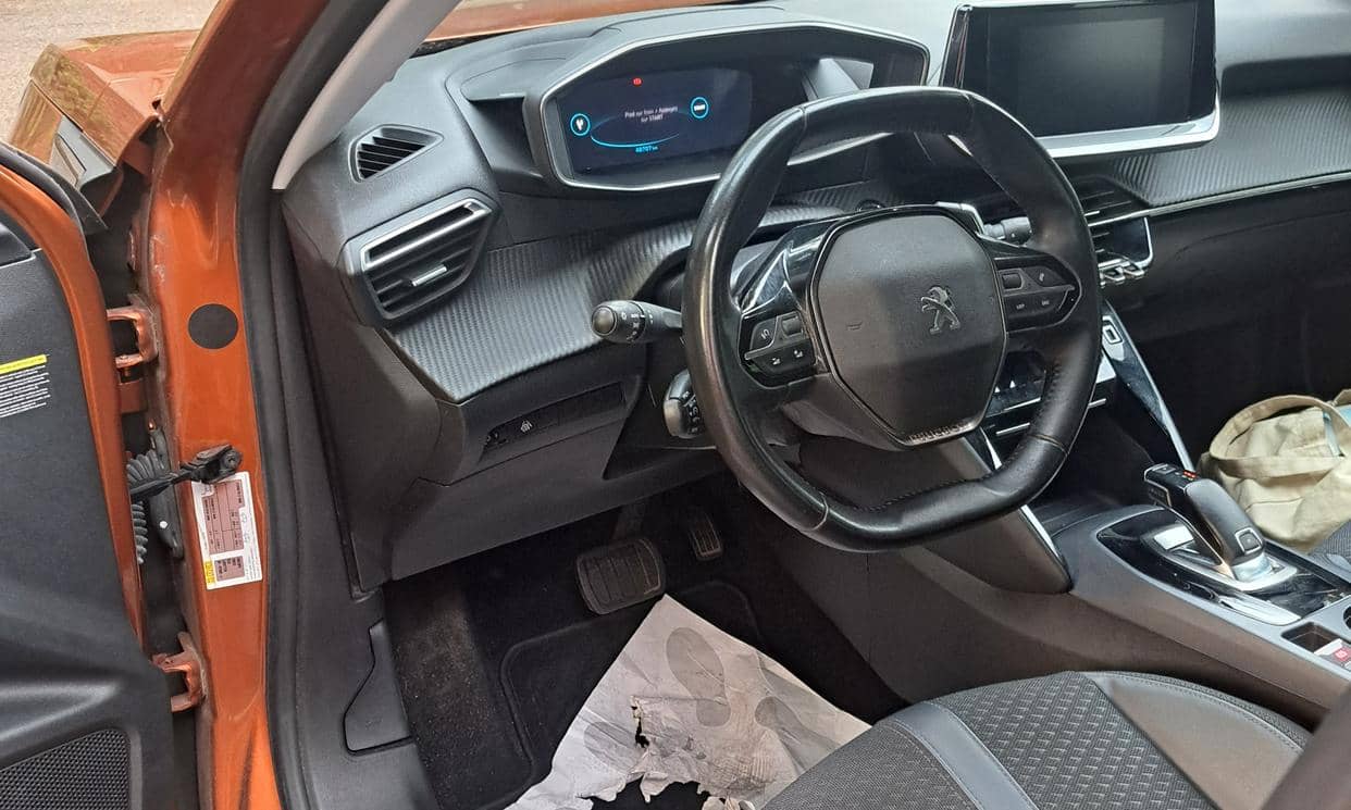 Peugeot 2008 — photo 2