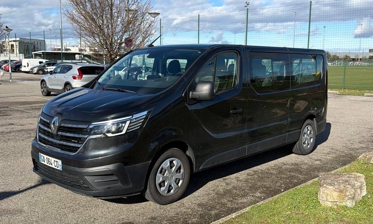Renault TRAFIC III — photo 2