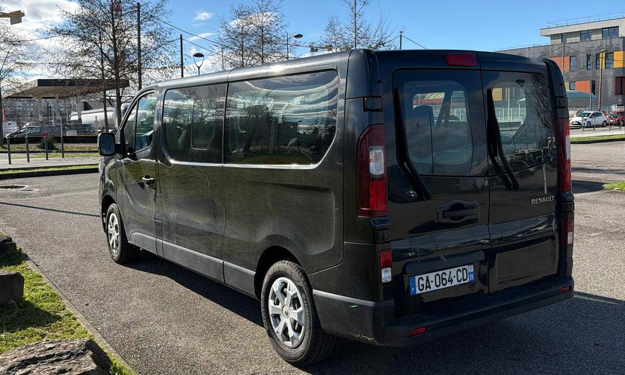 Renault TRAFIC III — photo 3