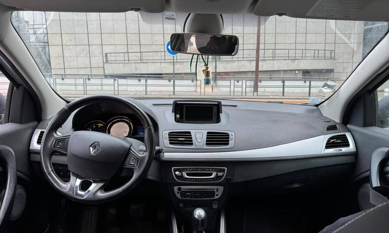 Renault MEGANE III — photo 6