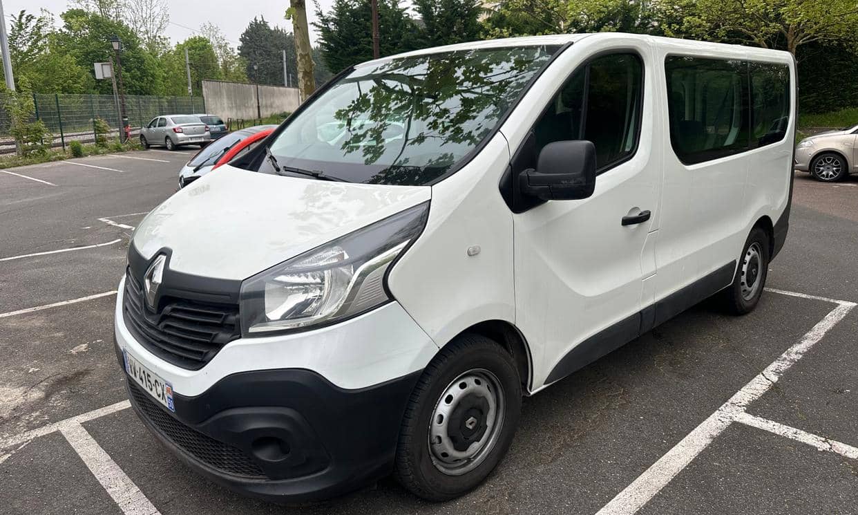 Renault TRAFIC III — photo 2