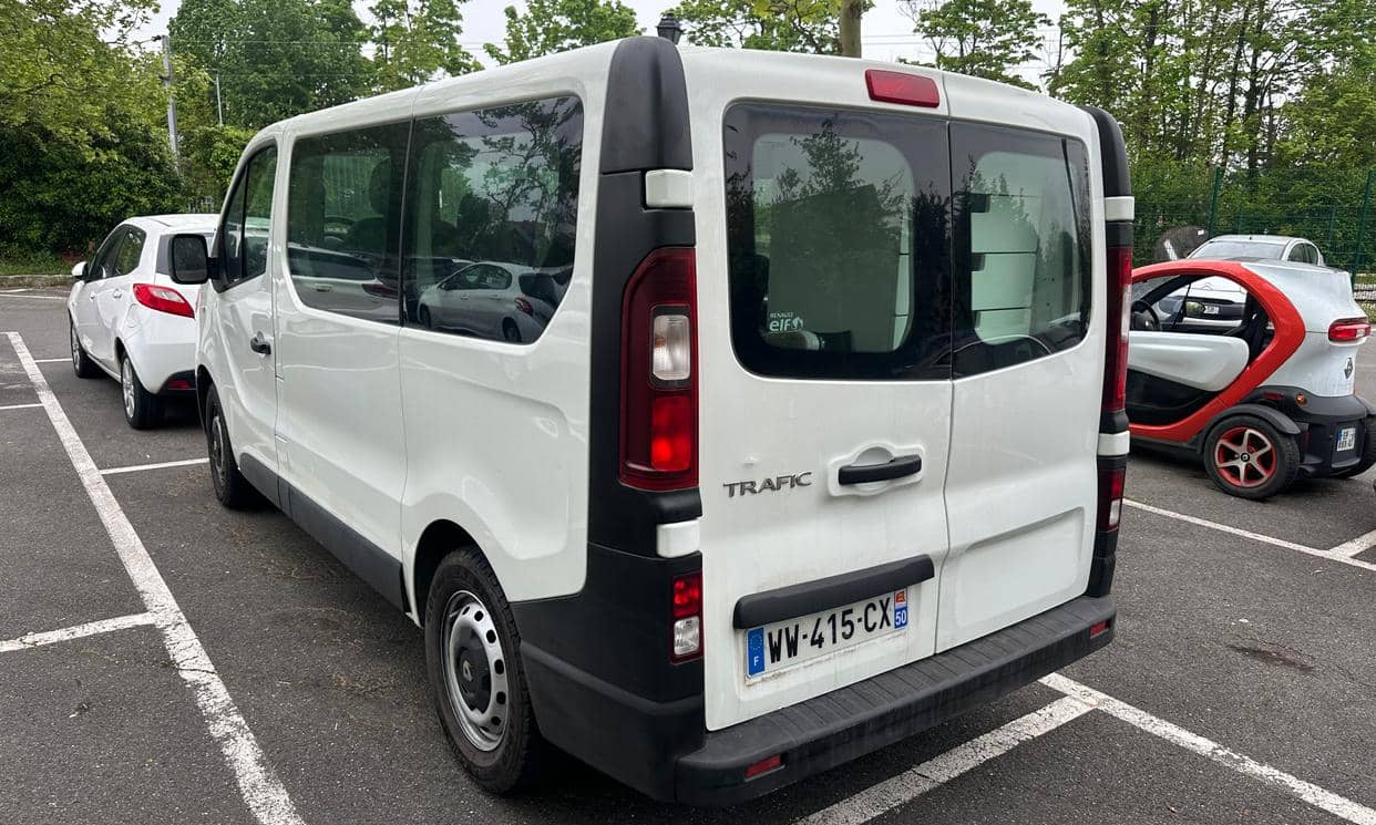 Renault TRAFIC III — photo 3
